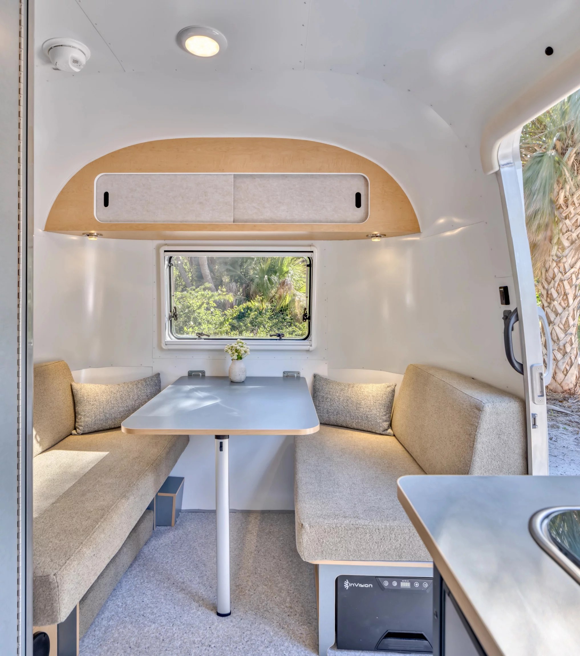 2027 Airstream World Traveler 17Rb - Image 5