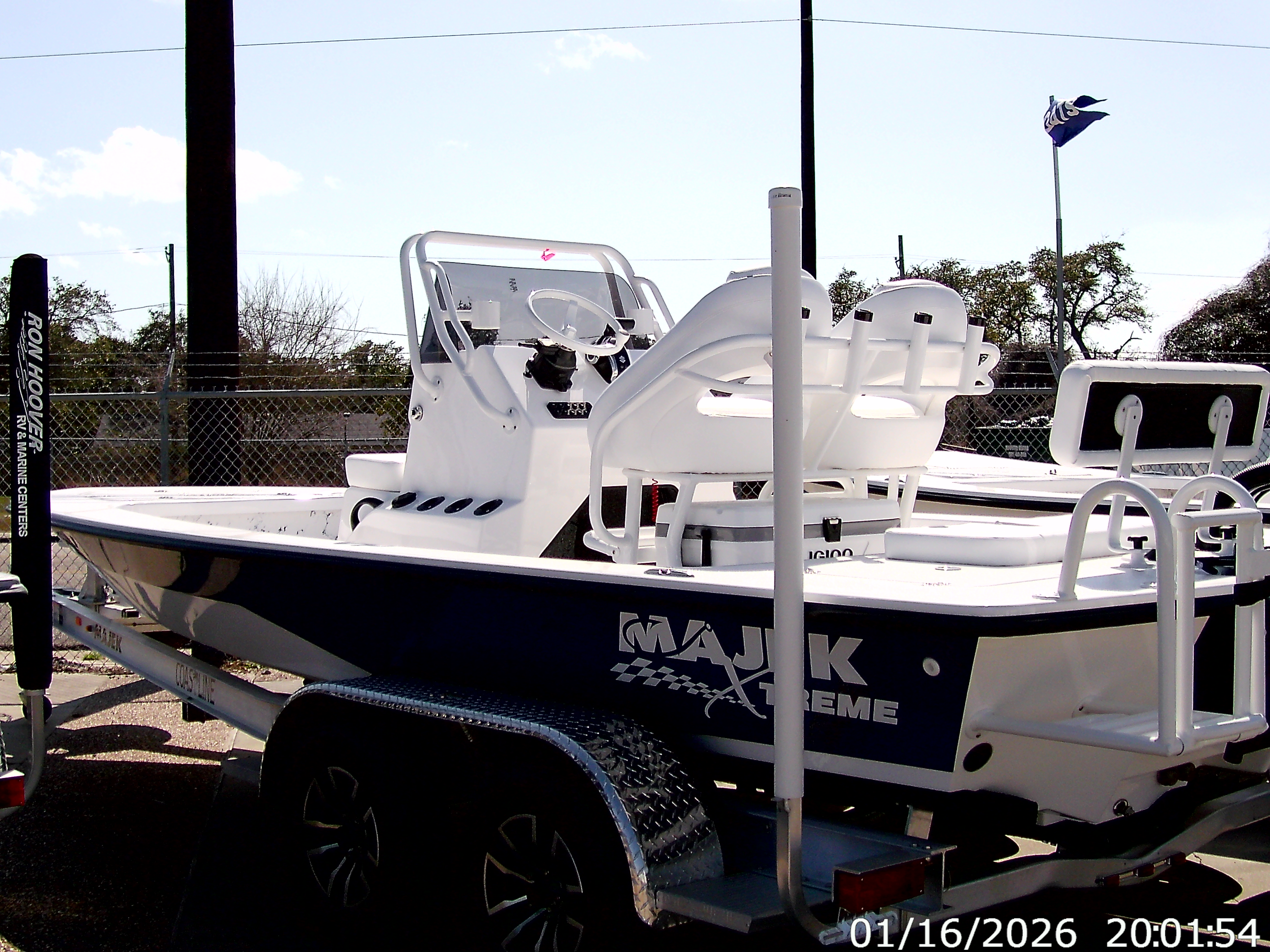 2026 Majek 22 Xtreme - Image 4