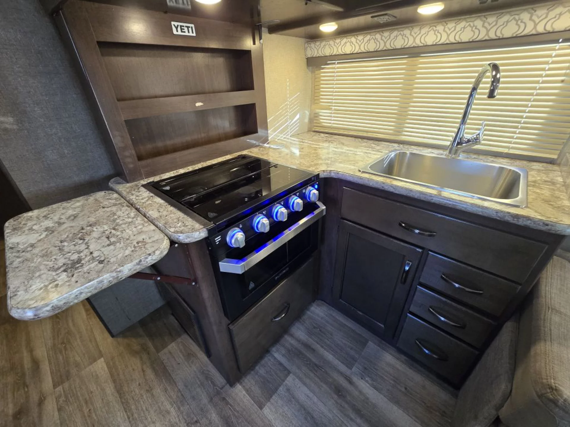 2019 THOR MOTOR COACH FREEDOM ELITE 30FE - Image 16