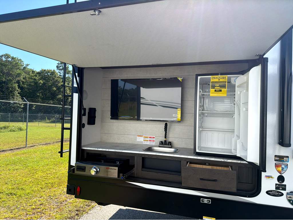2027 VENTURE RV SPORTTREK 292VRB - Image 8