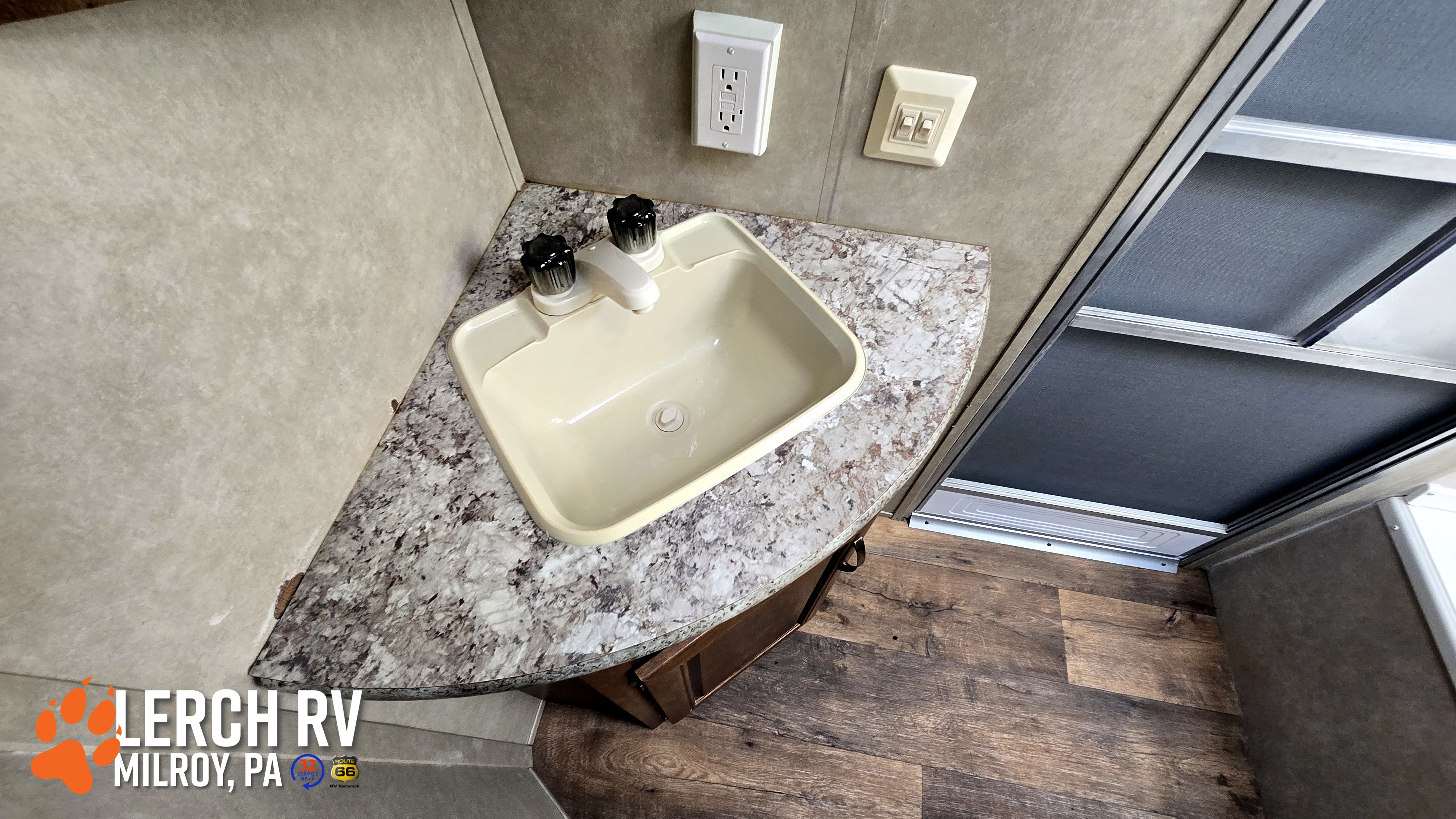 2016 FOREST RIVER WILDWOOD XLITE 263BHXL - Image 22