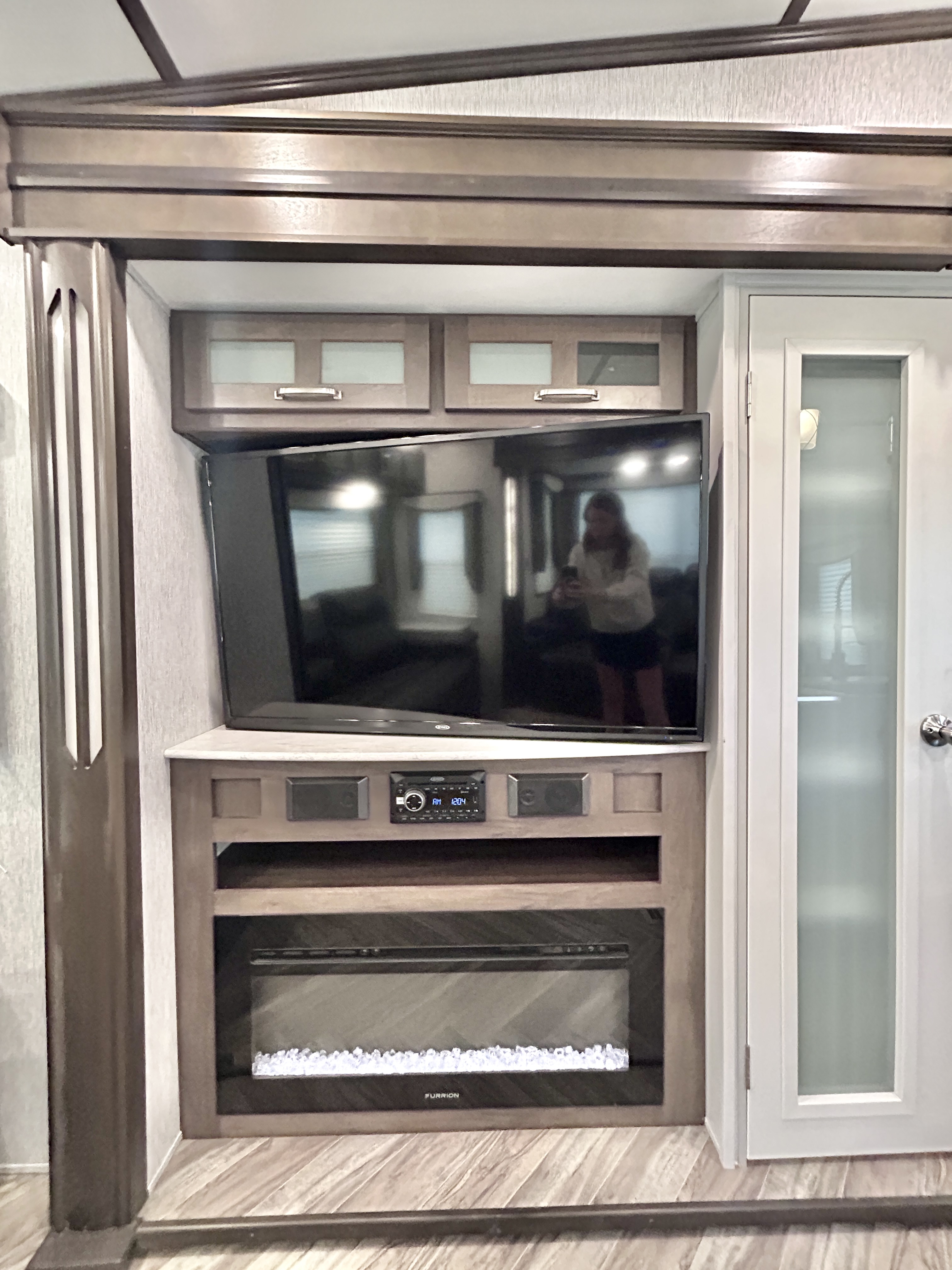 2020 Dutchmen Astoria 3173RLP - Image 16