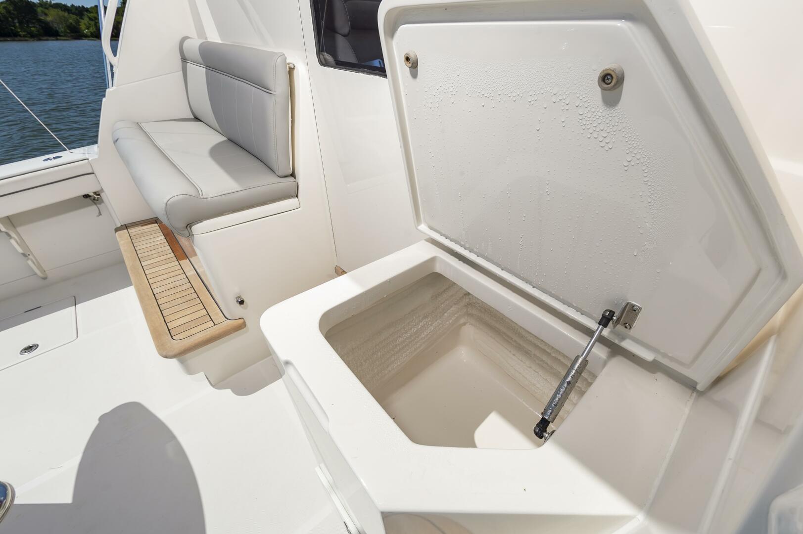 2014 Jupiter 41 Sport Bridge - Image 16
