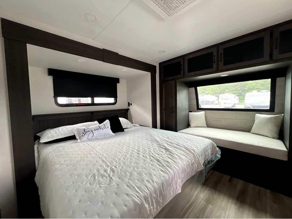 2027 VENTURE RV SPORTTREK 336VRK - Image 22