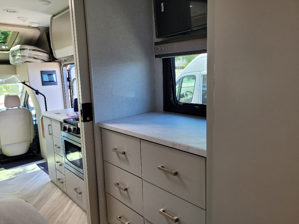 2027 Thor Motor Coach Gemini AWD 24JG - Image 19