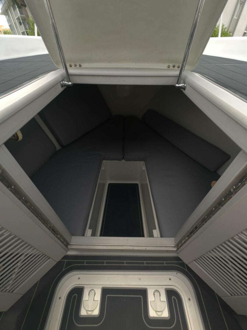 1999 Dusky 256 Center Console - Image 11
