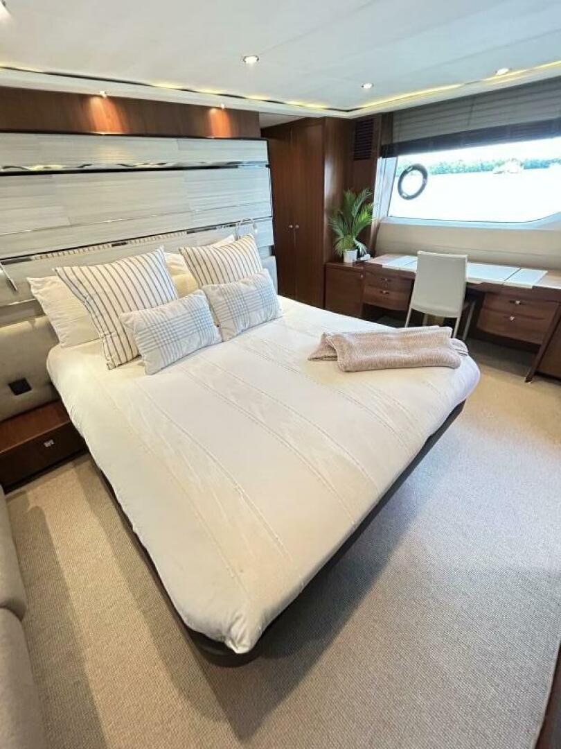2014 Princess S72 - Image 22