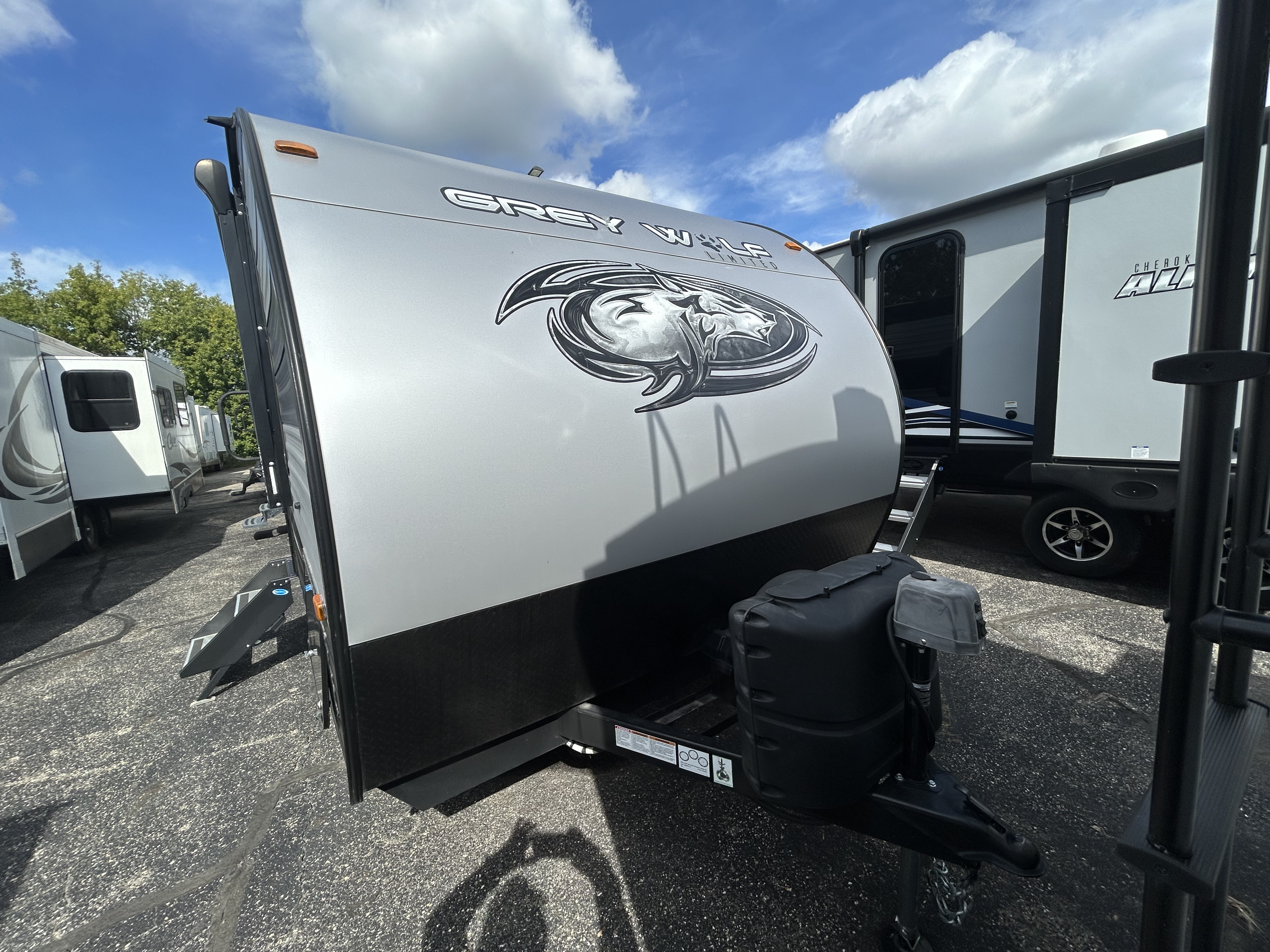 2022 Forest River Cherokee Grey Wolf 26DBH - Image 6