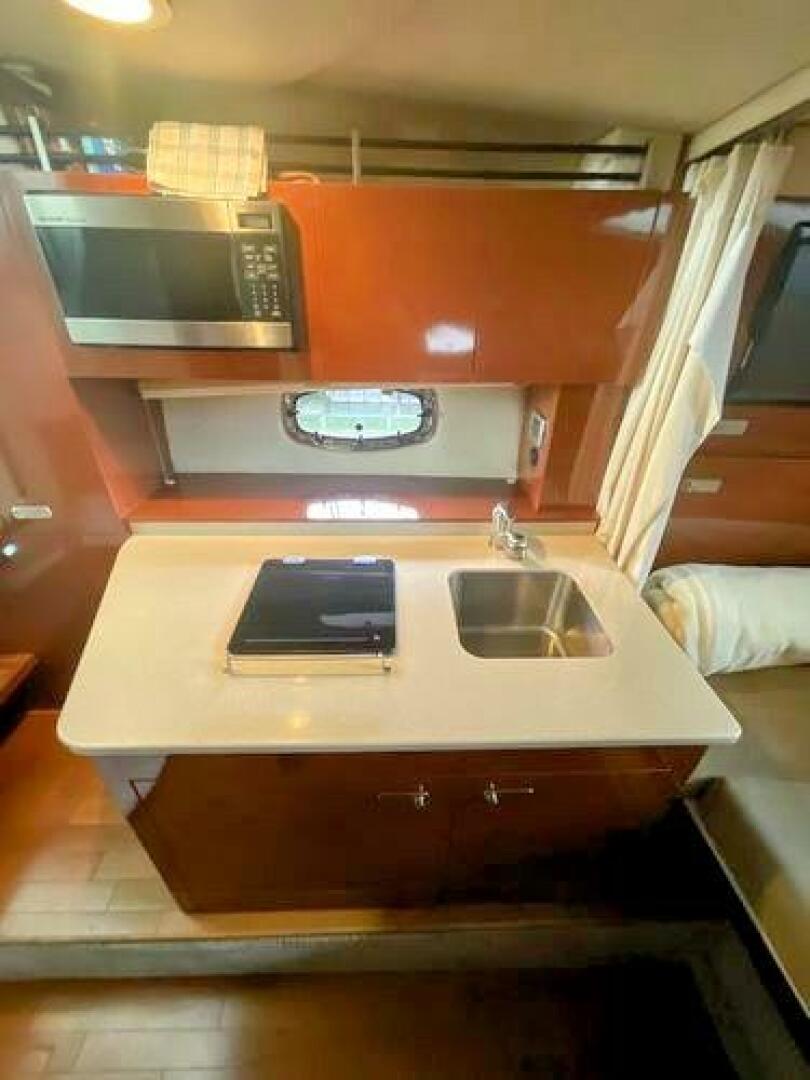 2010 Sea Ray 310 Sundancer - Image 25