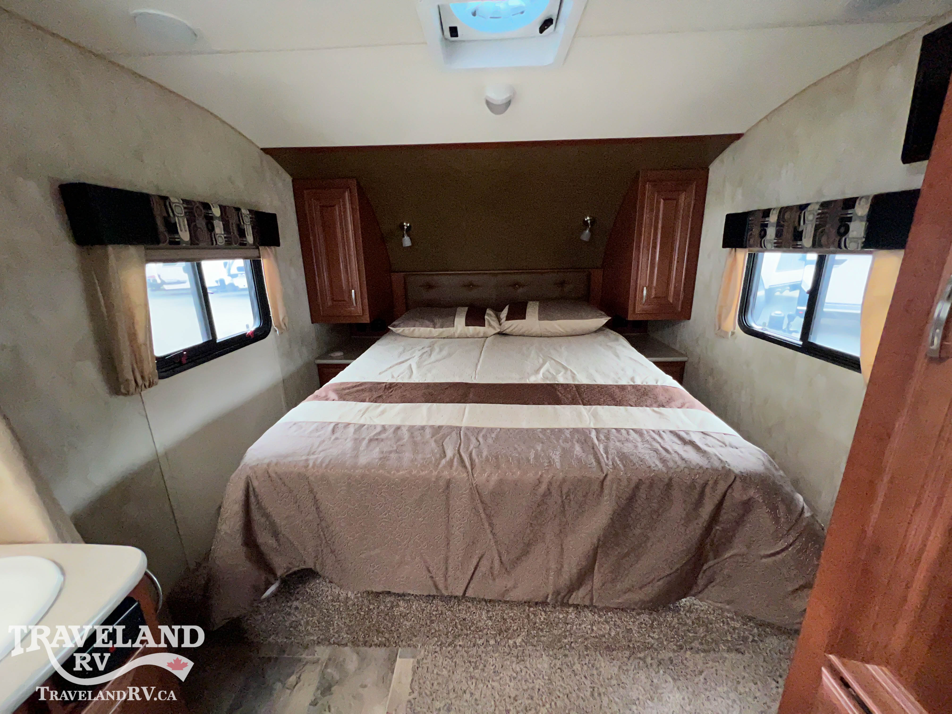 2018 Northwood Fox Mountain 235RLS - Image 13