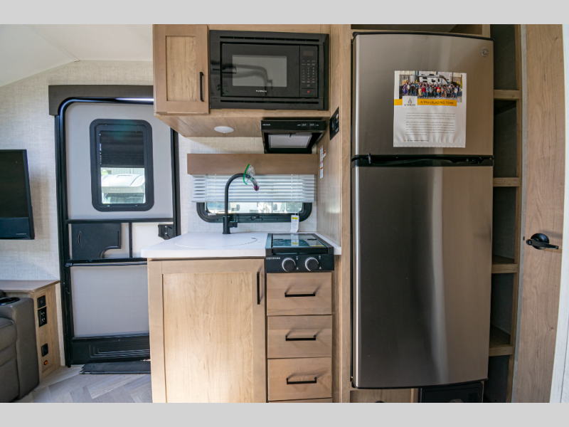 2022 Ember Overland 170MBH - Image 13