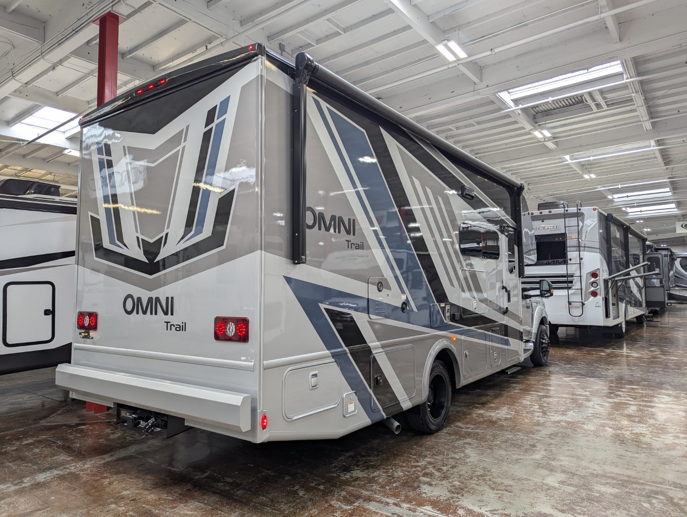 2026 Thor Motor Coach Omni Trail S29 - Image 6