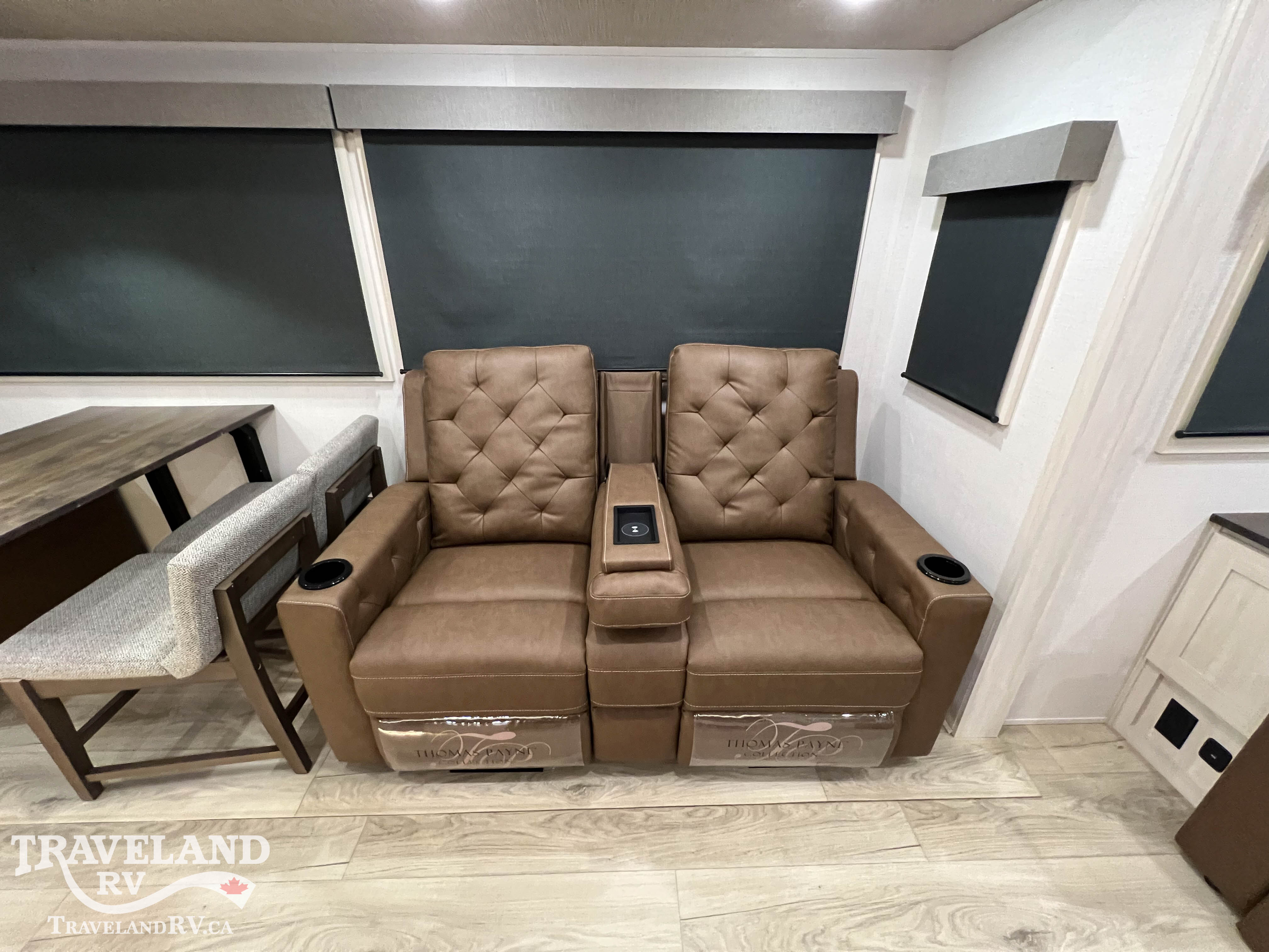 2026 Forest River Grand Surveyor 305RLBS - Image 25