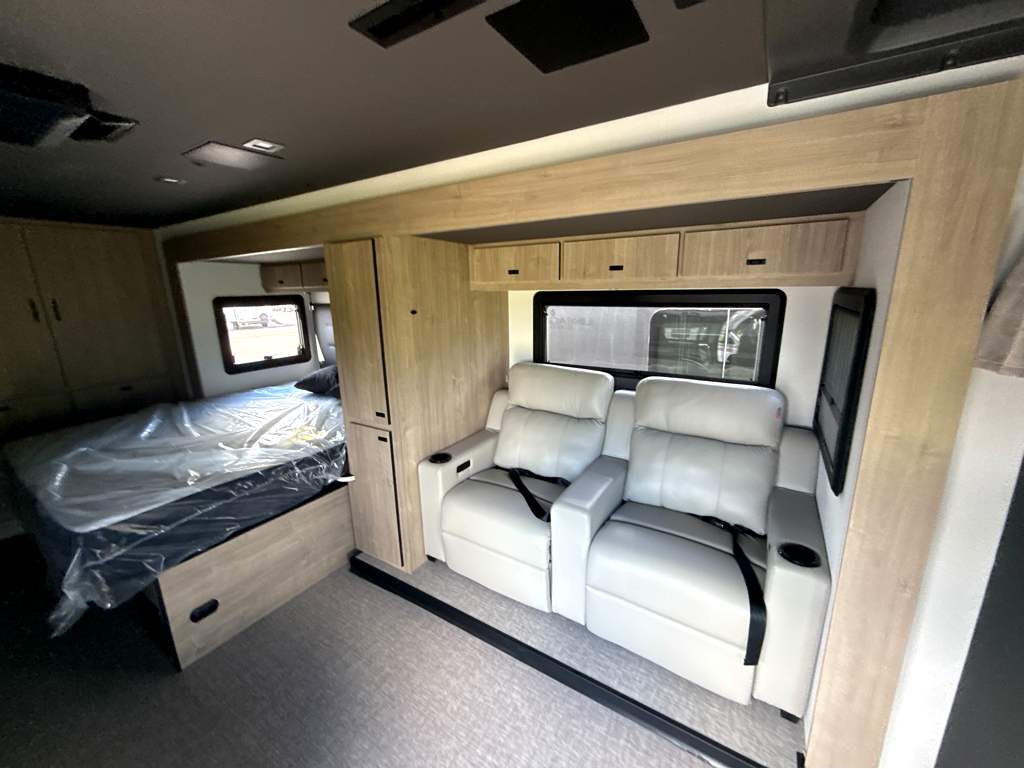2027 Grand Design Lineage Series M 25FW - Image 12