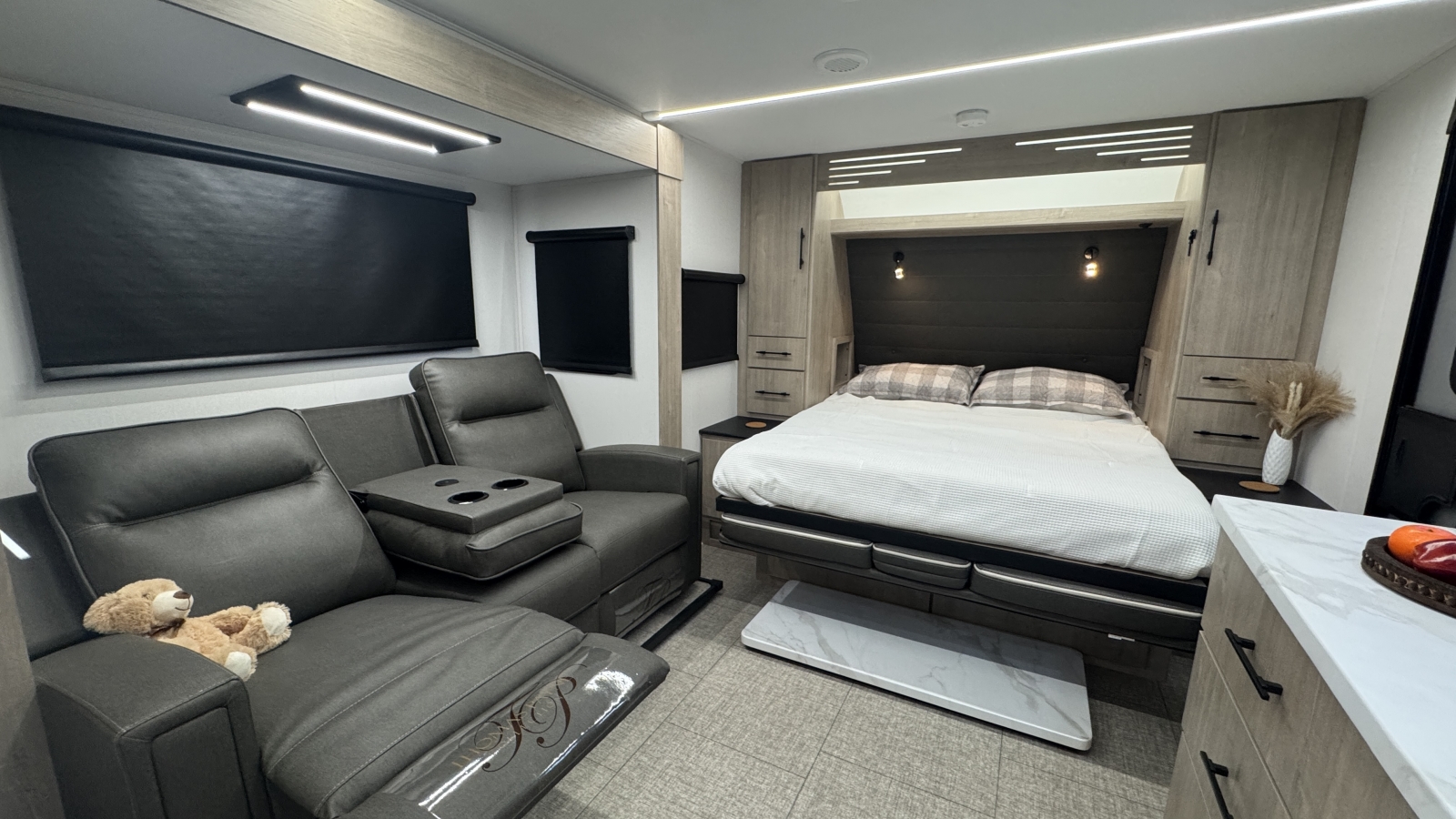2025 Grand Design Imagine XLS 17MKE - Image 17
