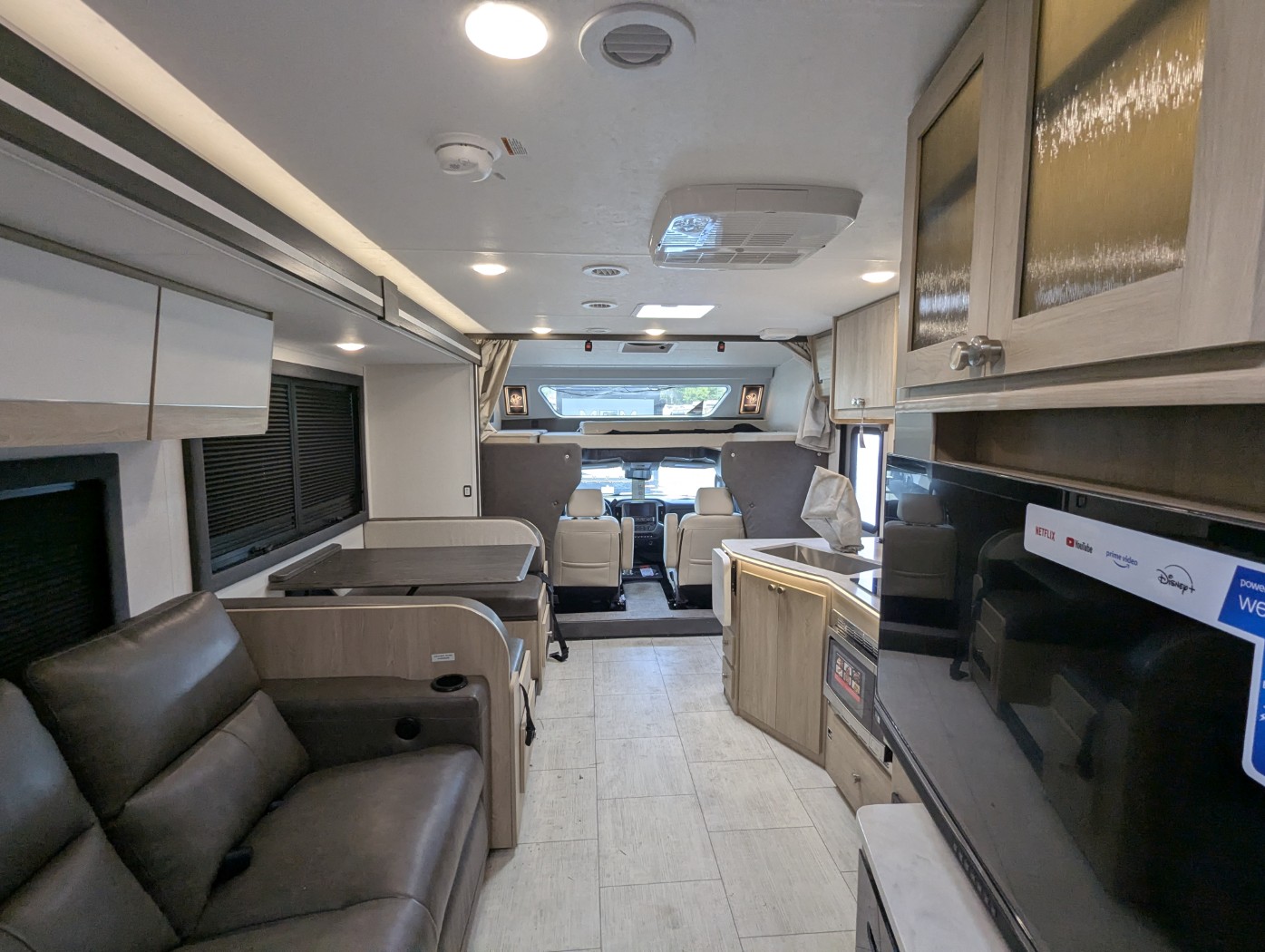 2026 Coachmen Entourage 340BH - Image 31