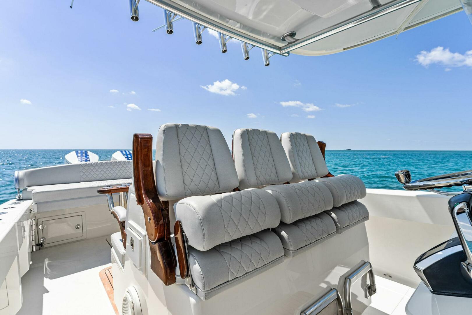 2015 Bahama 41 - Image 44