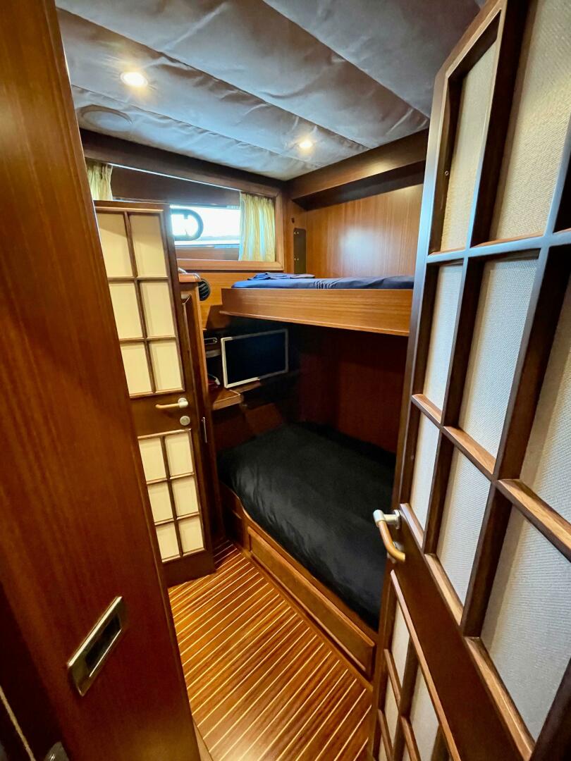 2006 Mochi Craft 74' Dolphin - Image 57