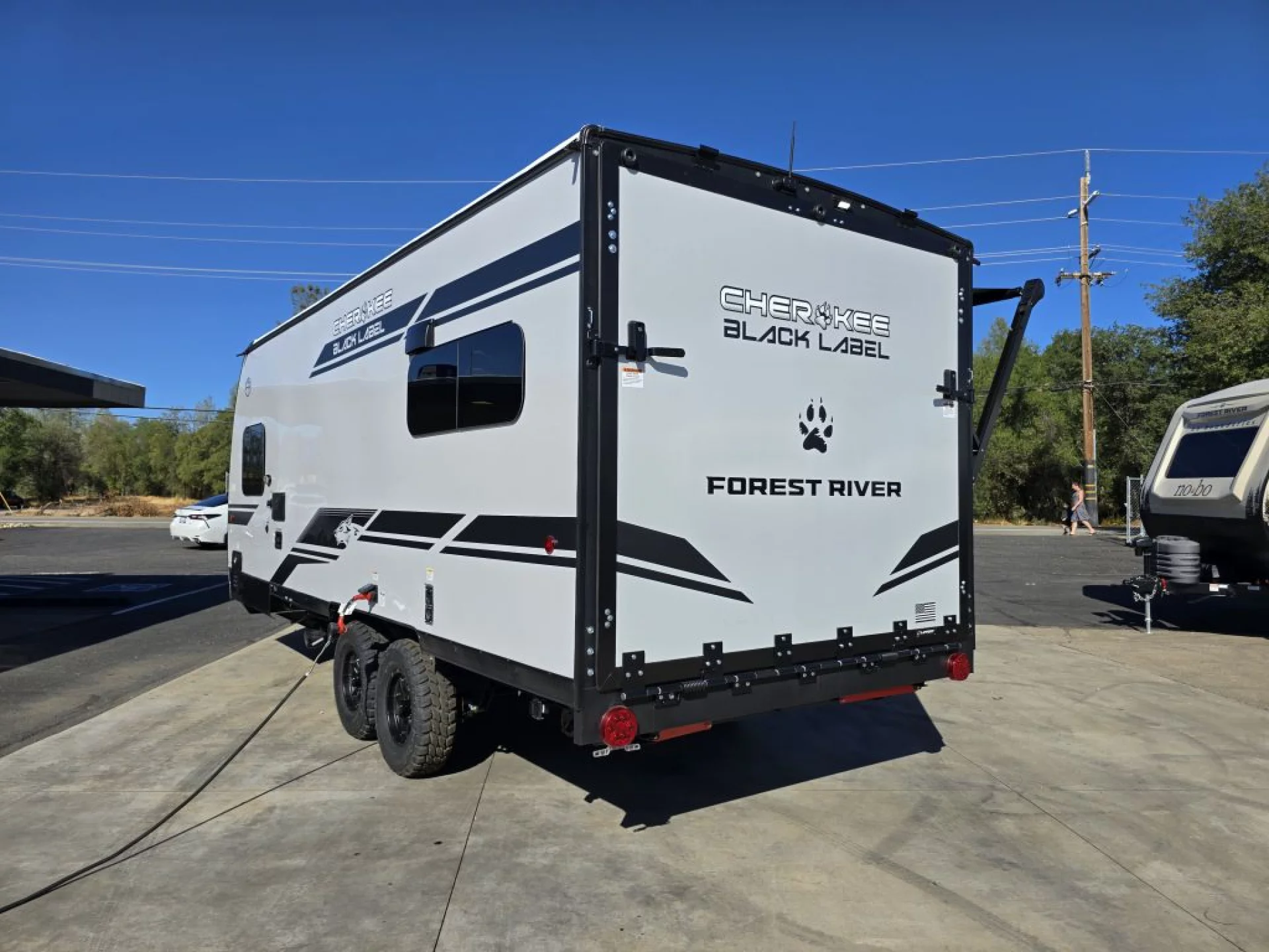 2026 FOREST RIVER CHEROKEE GREY WOLF 18RRBL BLACK LABEL - Image 5