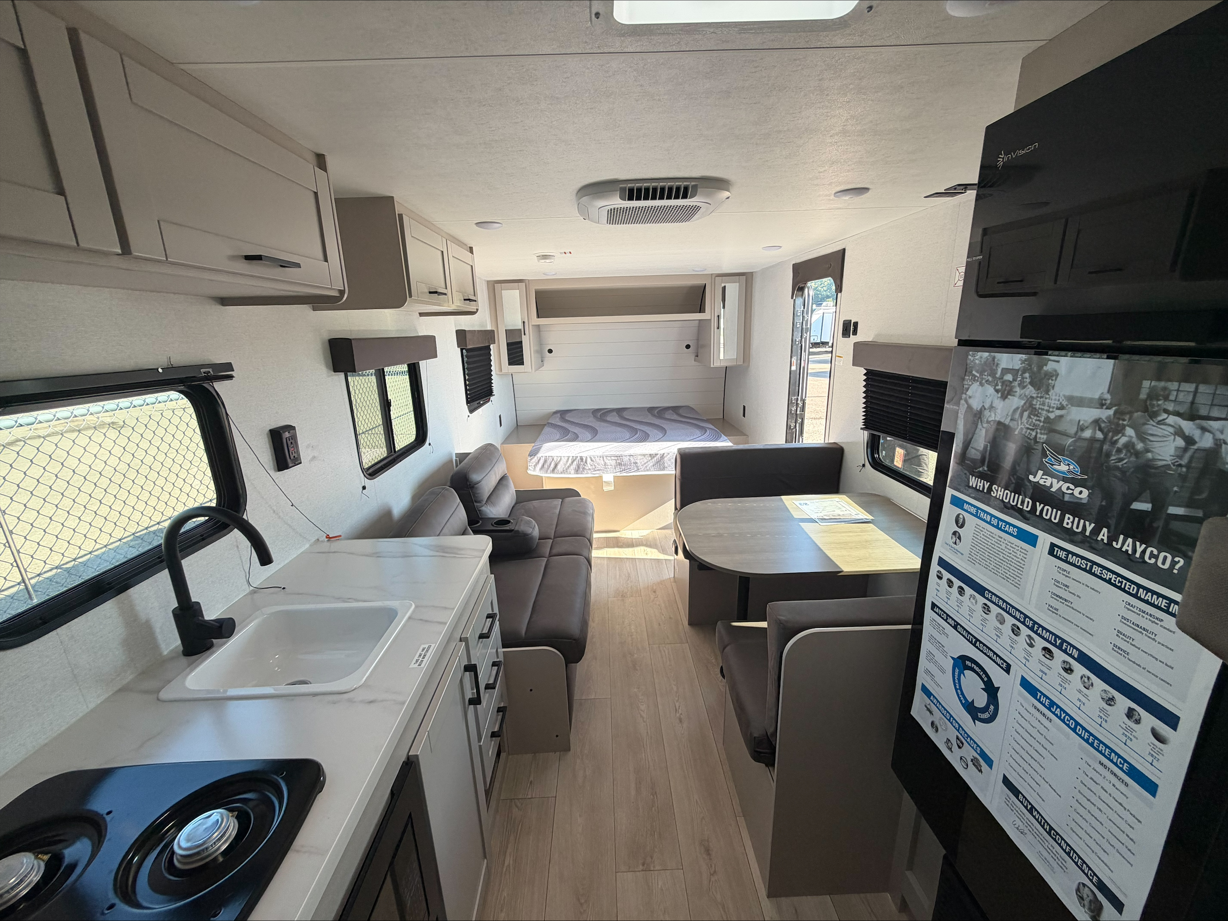 2027 JAYCO JAY FLIGHT 250BH - Image 28