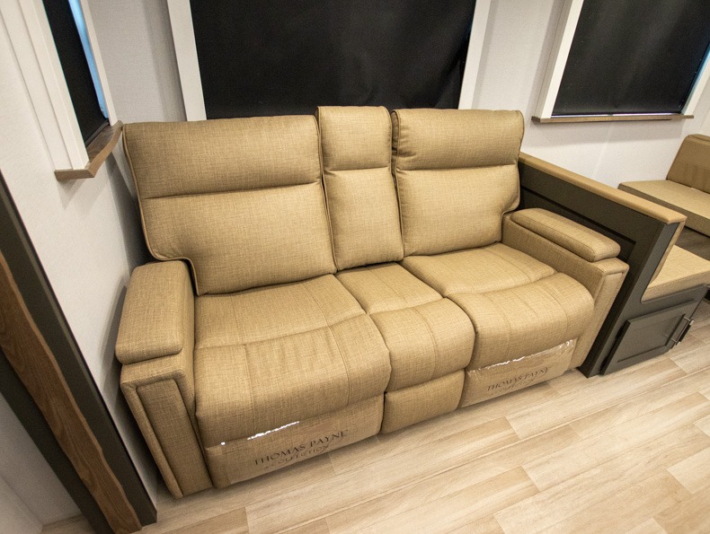 2026 Keystone Bullet Premium 330BKQ - Image 21