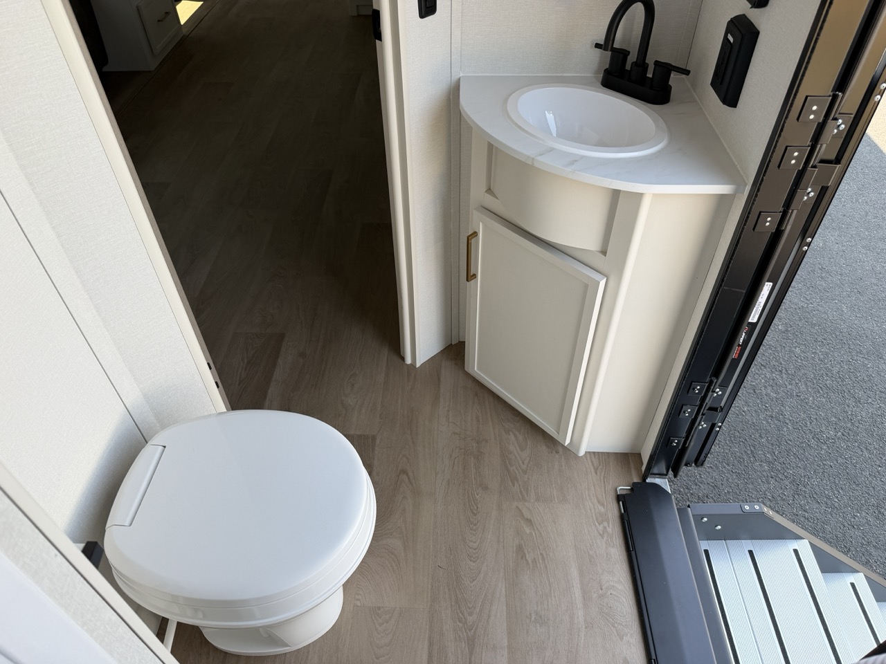2027 Grand Design Transcend XPLOR 27DBX - Image 14