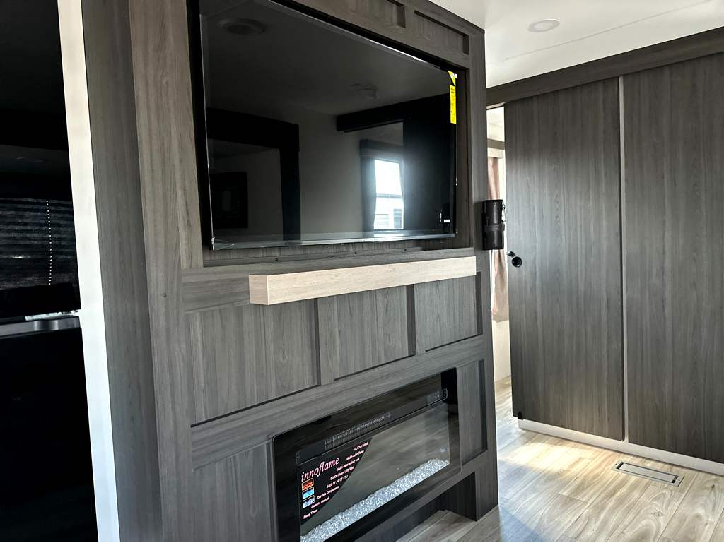 2027 VENTURE RV SIENNA 311VDB - Image 17
