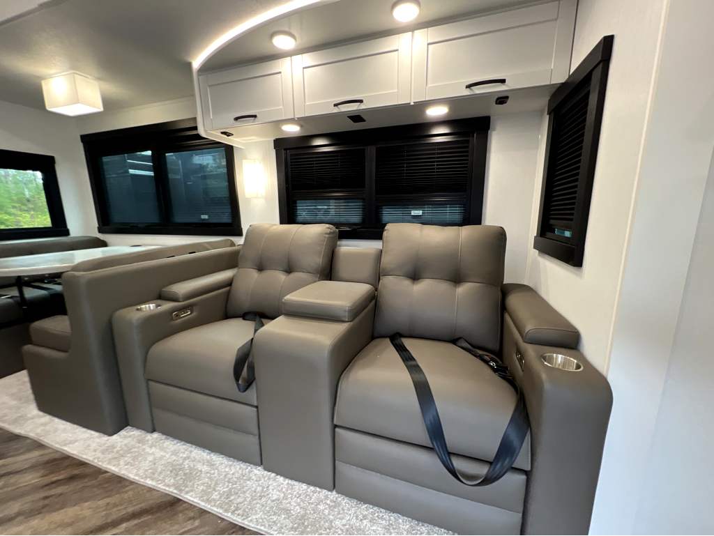 2026 ENTEGRA COACH ACCOLADE 37M - Image 7