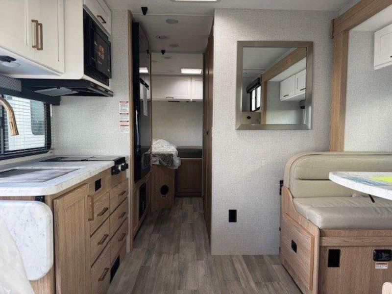 2026 Thor Motor Coach Four Winds 25Z - Image 10