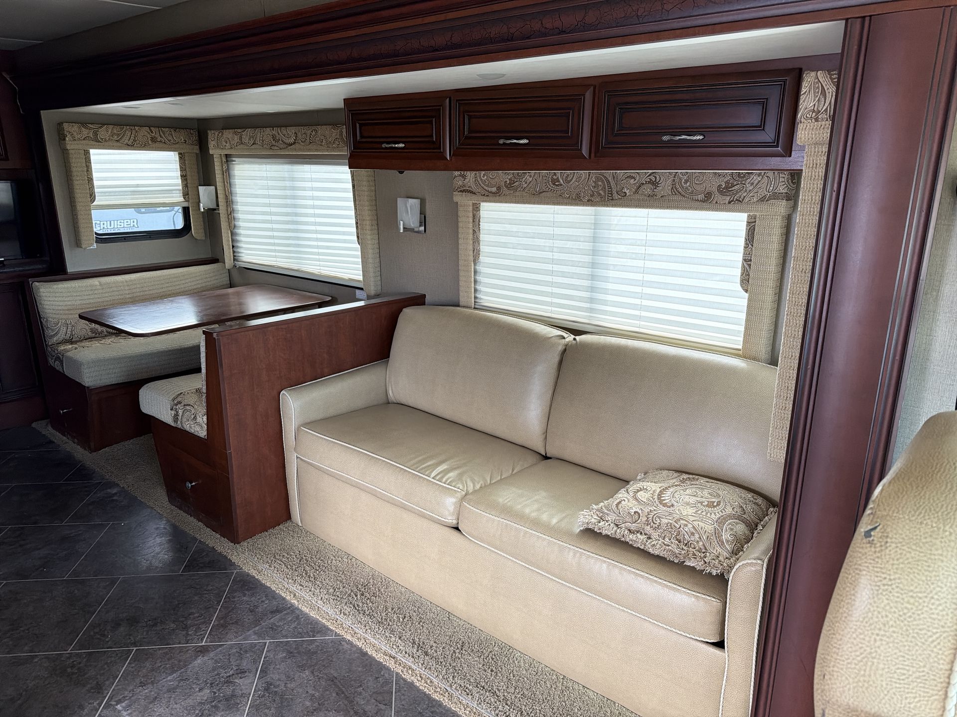 2014 Newmar Bay Star 3309 - Image 36