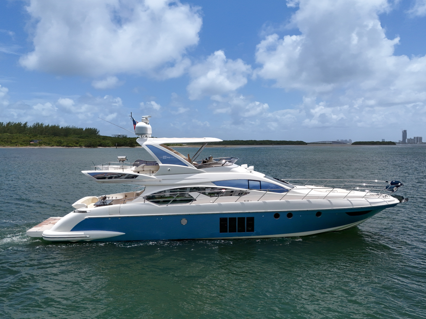 2012 Azimut 64 FLY - Image 8