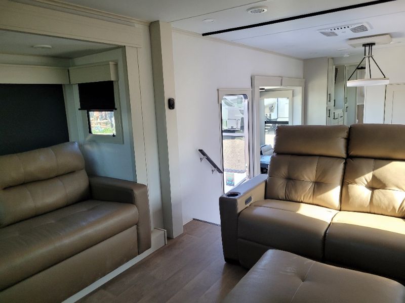 2026 Grand Design Solitude 380FL - Image 28