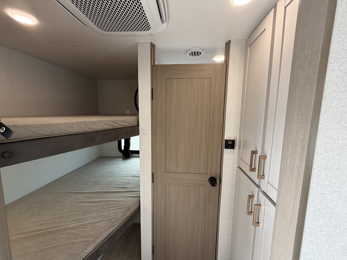 2027 JAYCO JAY FLIGHT 330TBS - Image 37