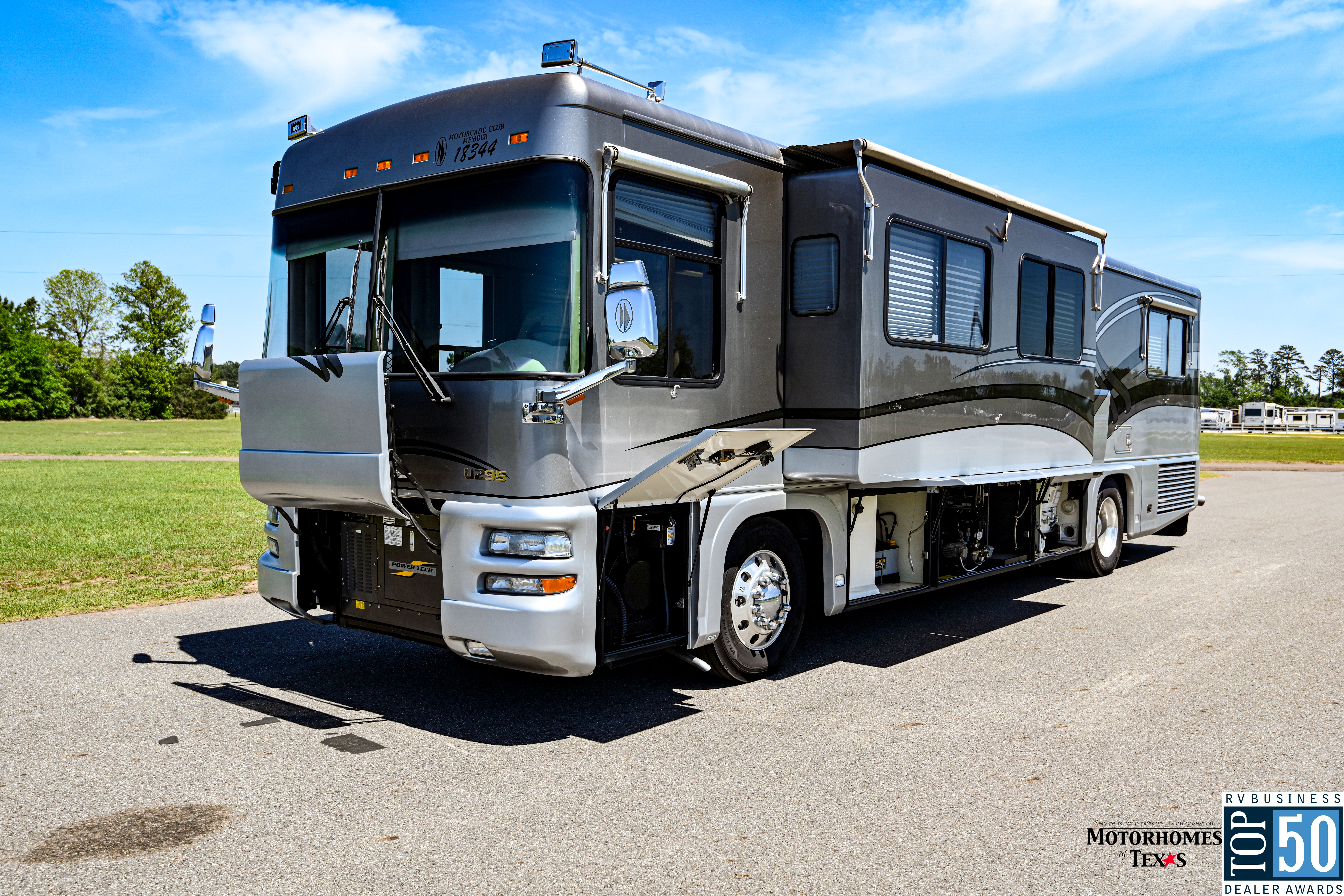 2004 Foretravel U295 3610 WTFS - exterior 6