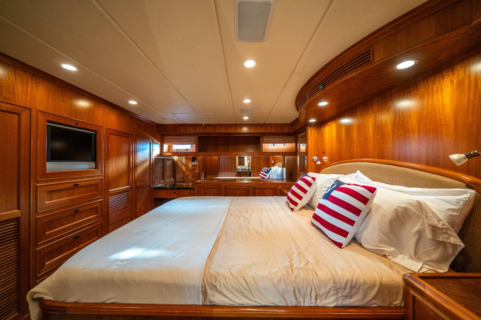 2006 Offshore Yachts 72 Pilothouse - Image 40