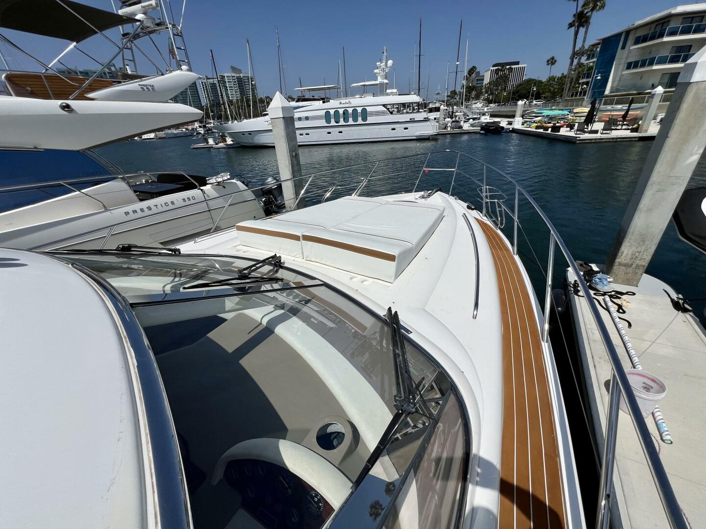 2000 Viking Princess 52 Flybridge - Image 21