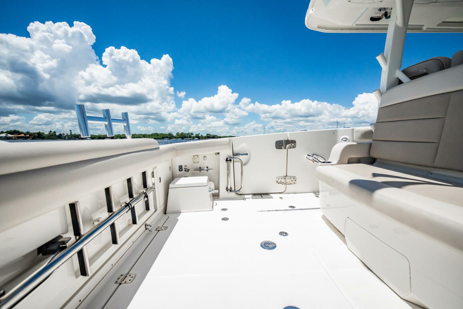 2018 Boston Whaler 380 Outrage - Image 43
