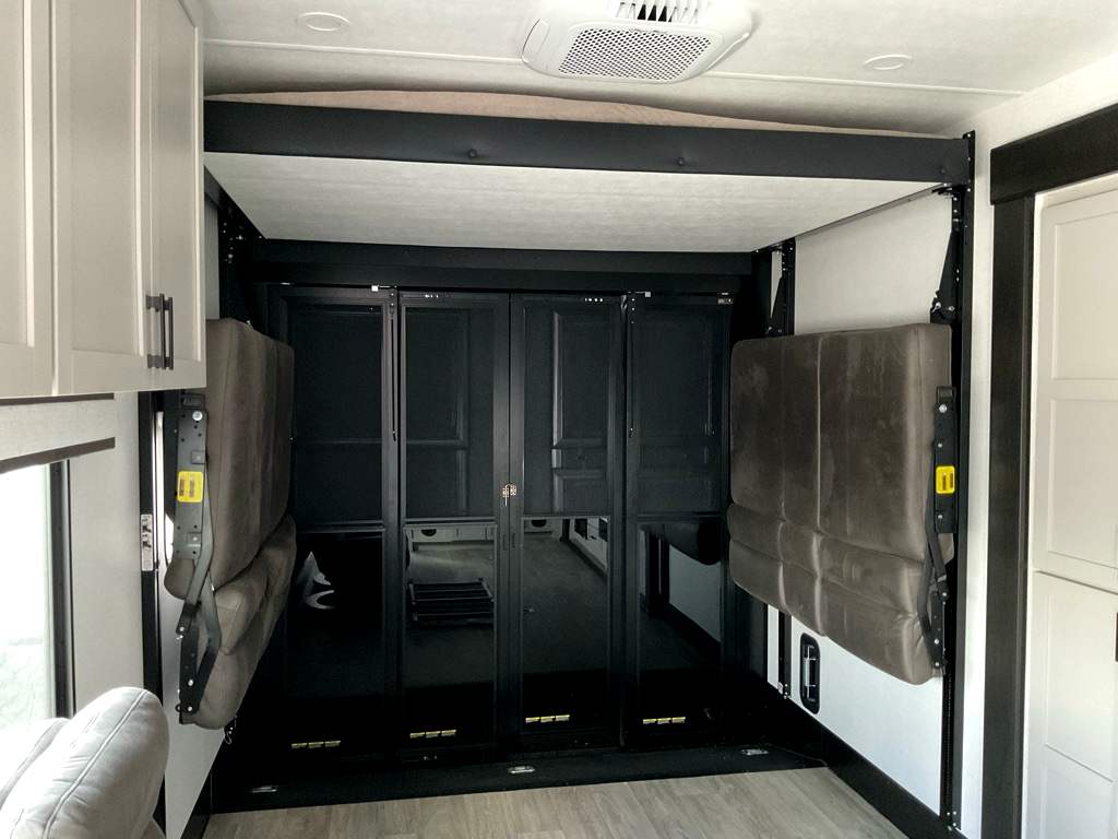 2027 JAYCO SEISMIC 265 - Image 13