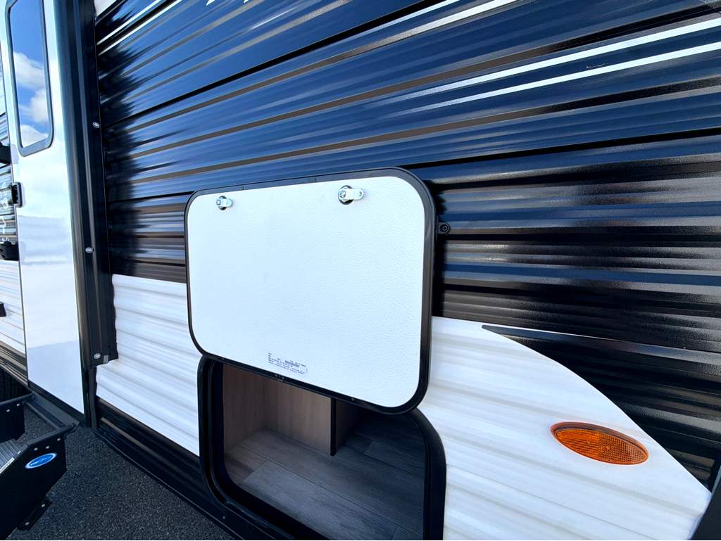 2027 HEARTLAND PROWLER 1802MBS - Image 12