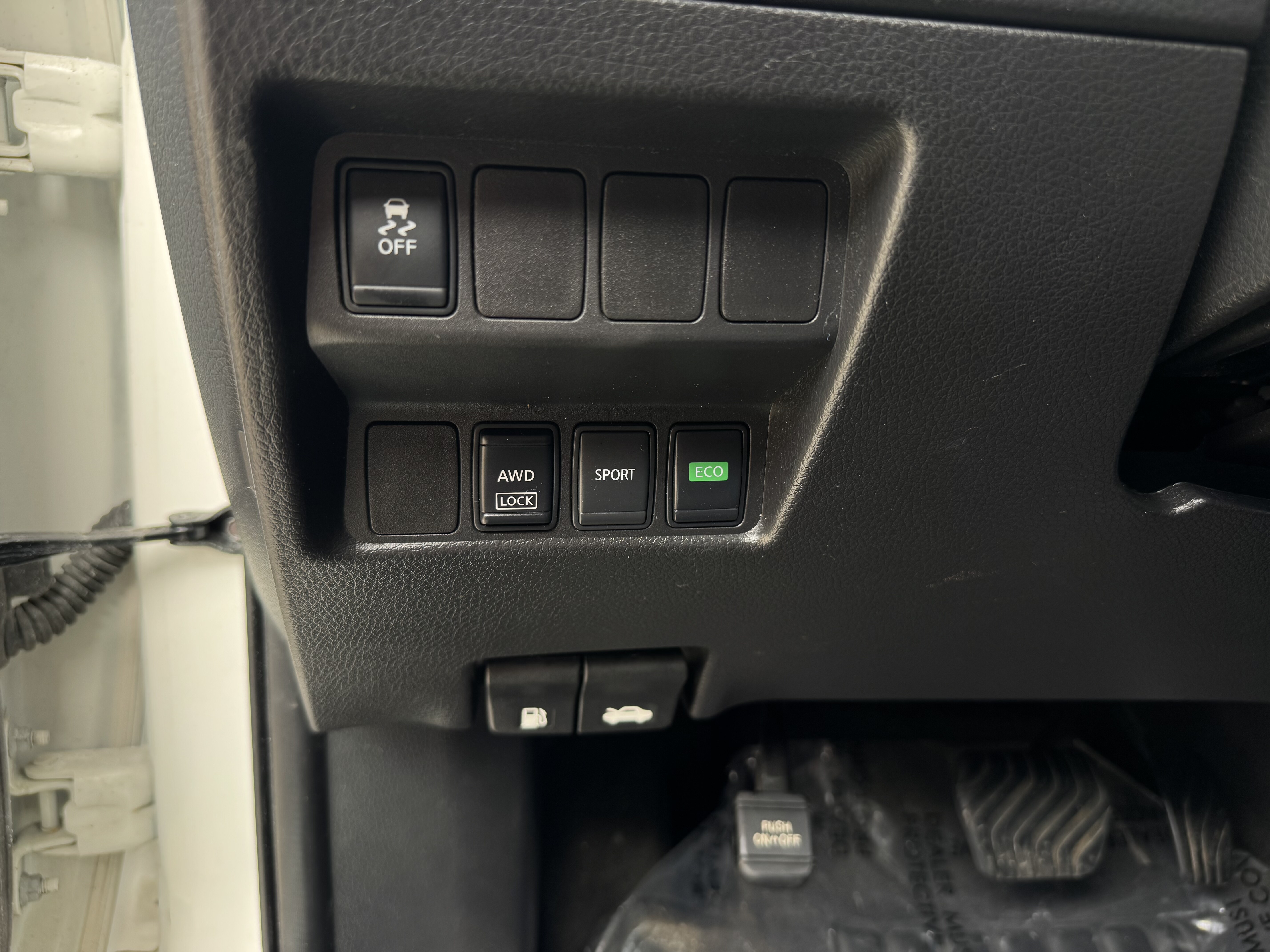 2017 Nissan Rogue Utility 4D S AWD I4 - Image 17