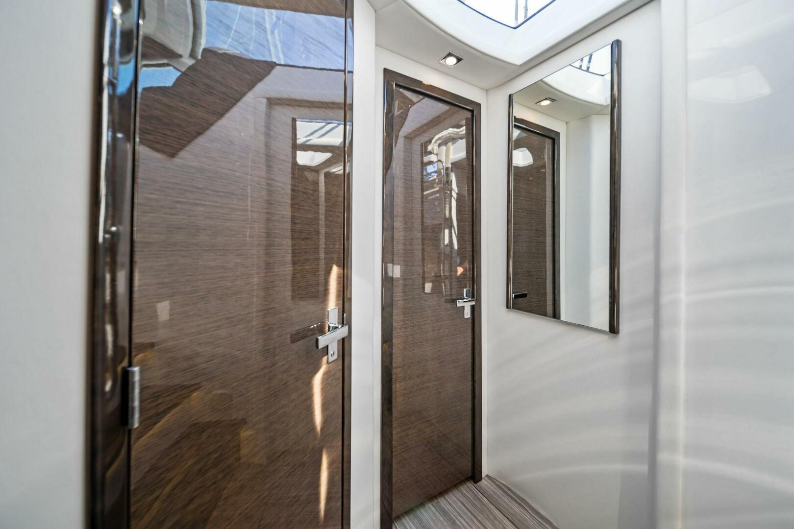2019 Cruisers Yachts 45 Cantius - Image 52