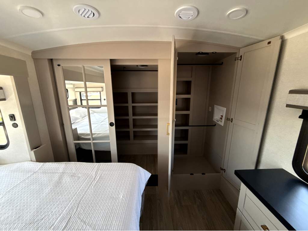 2027 JAYCO NORTH POINT 375TBDB - Image 25