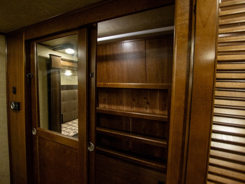 2016 Heartland Landmark 365 LM Charleston - Image 25