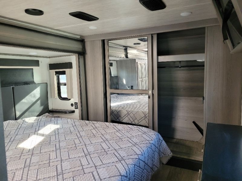2021 Keystone Montana 3813MS - Image 19