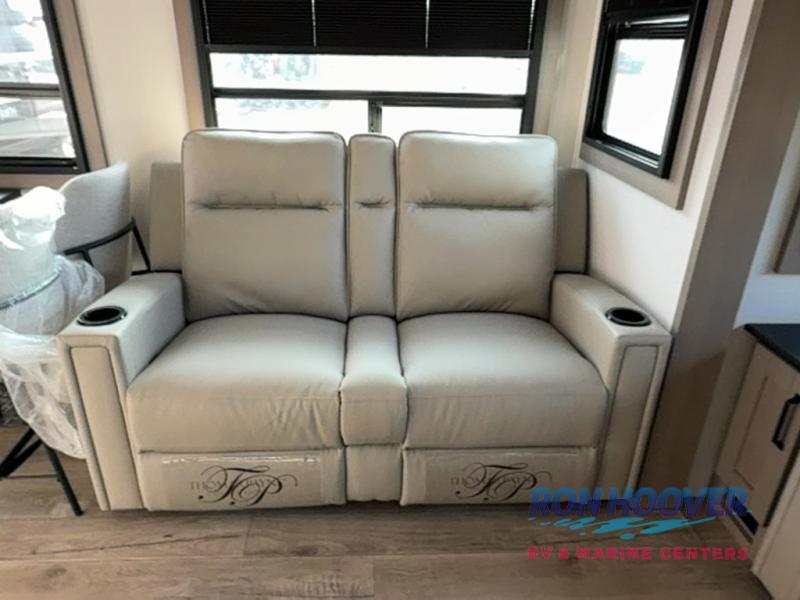 2026 GRAND DESIGN 303RLS - Image 8