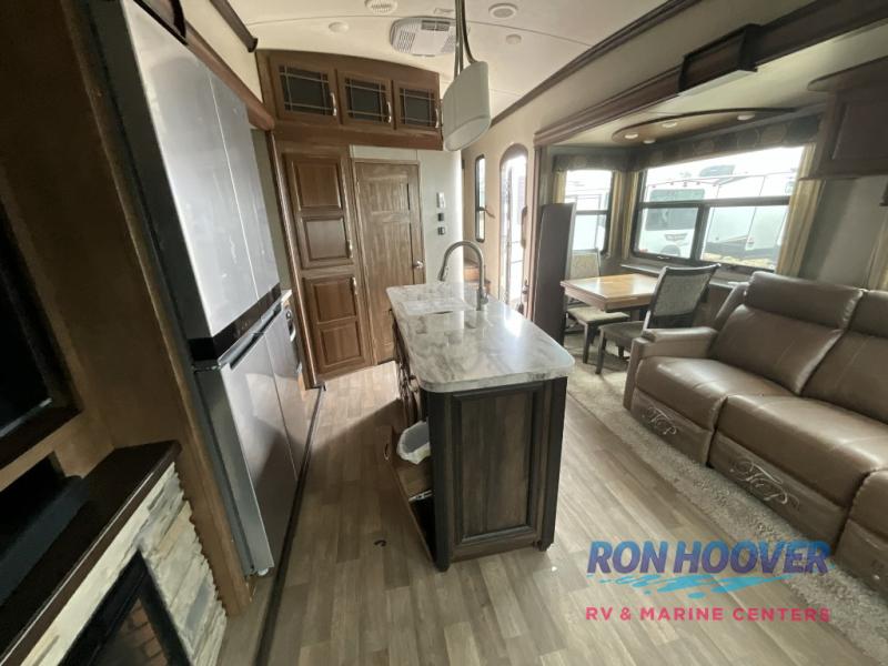 2018 KEYSTONE 3950BR - Image 10