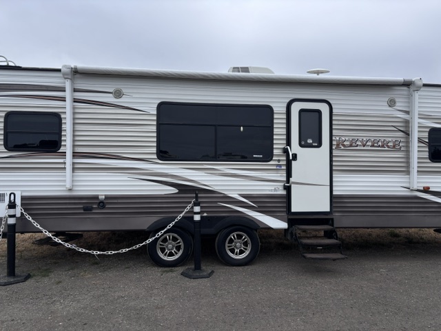 2015 Shasta Revere 29RK - Image 4