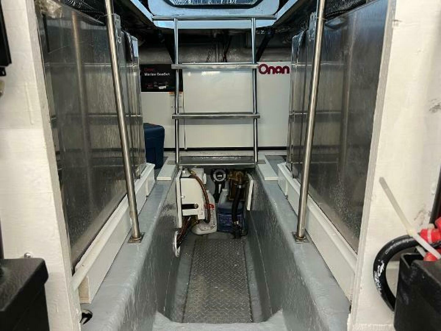 2001 Carver 450 Voyager Pilothouse - Image 31