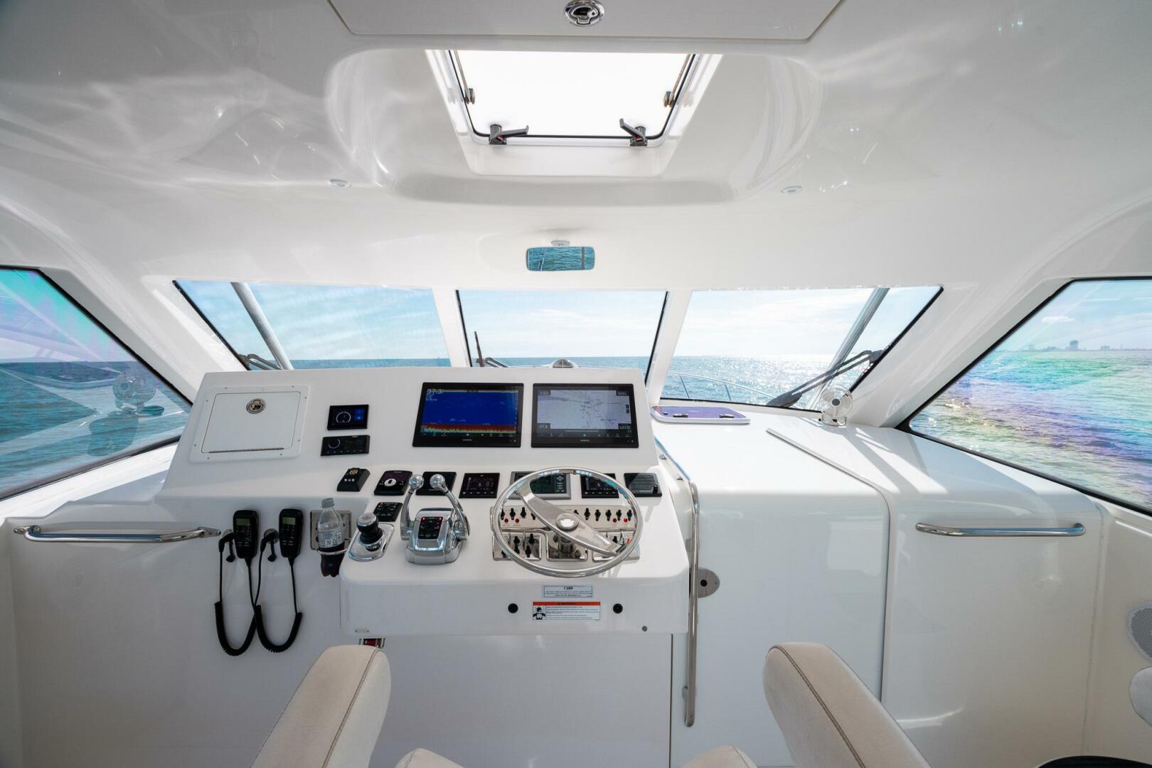 2012 Cabo 40 Express - Image 25