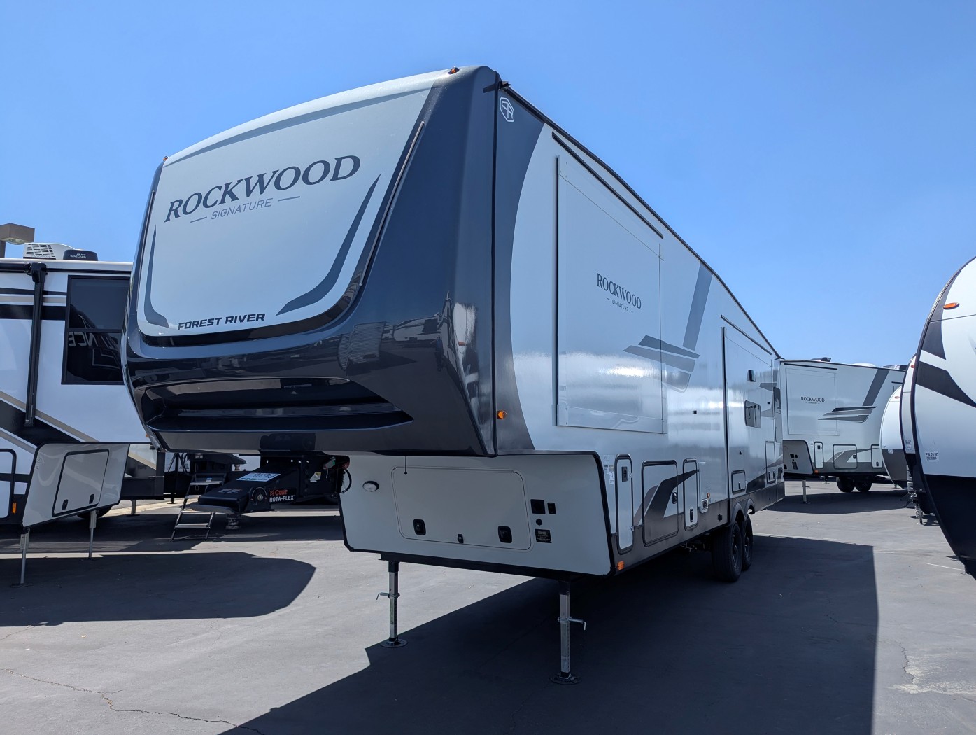 2026 Forest River Rockwood Signature R361RLS - Image 3